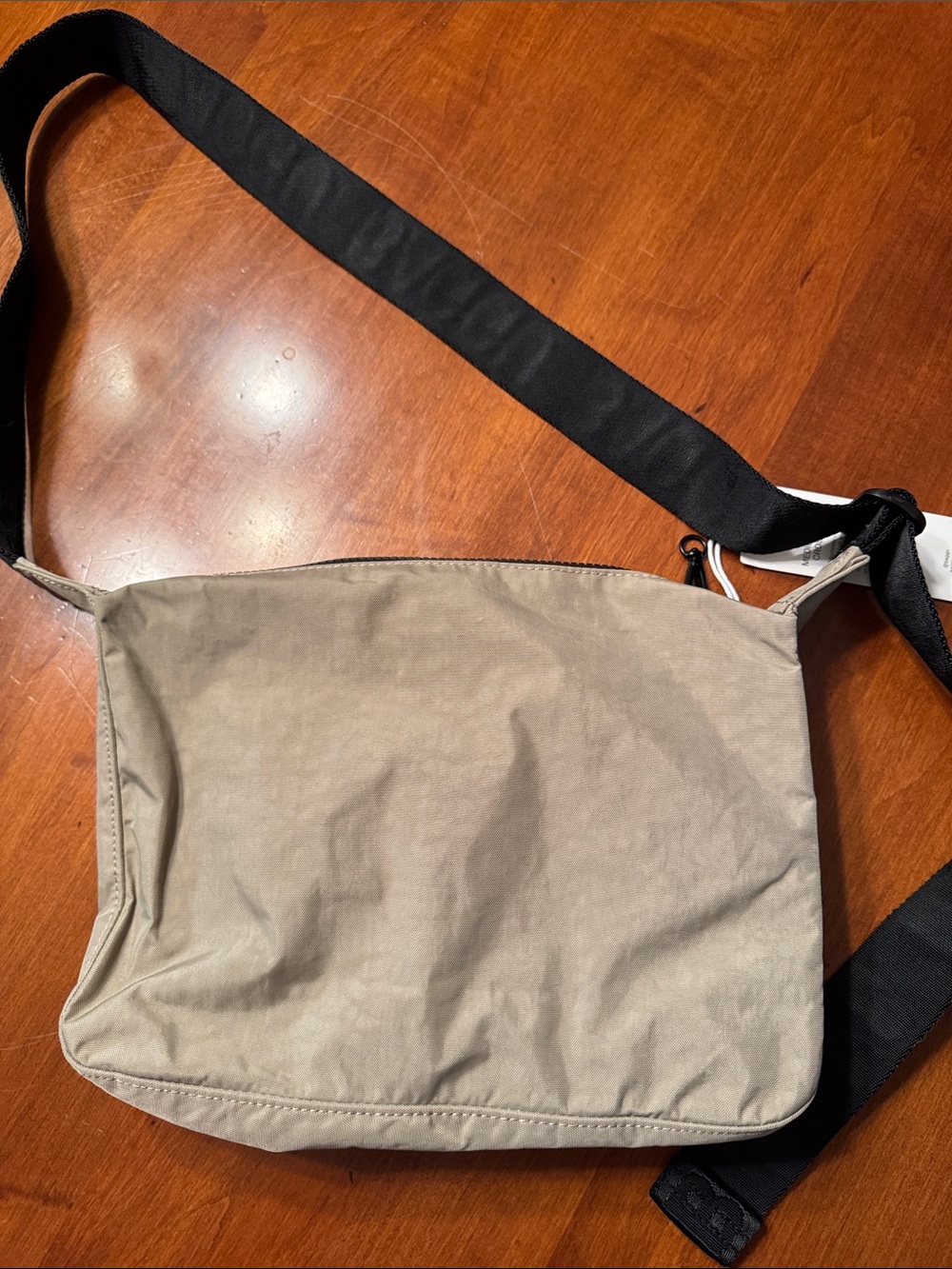 BAGGU Beige Crossbody Messenger with Black Strap - Picture 3 of 4